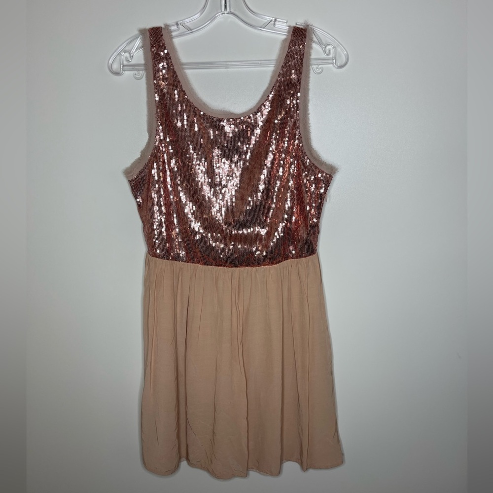 Lush sequin mini, in rose gold, like new condition